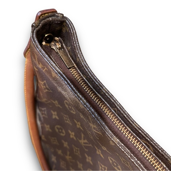 Louis Vuitton Monogram Looping GM Shoulder Bag - Picture 10 of 16